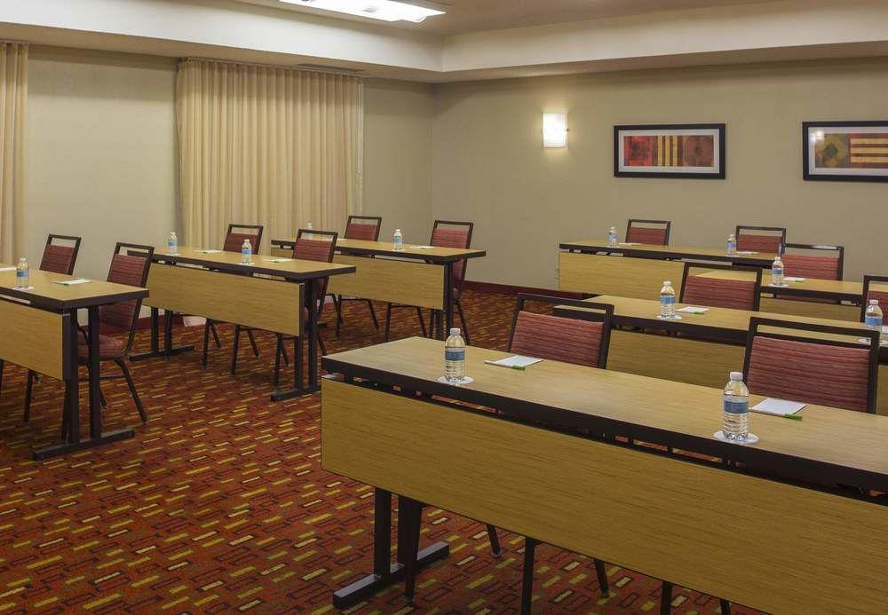 Courtyard By Marriott Orlando Airport Hotel Exterior foto