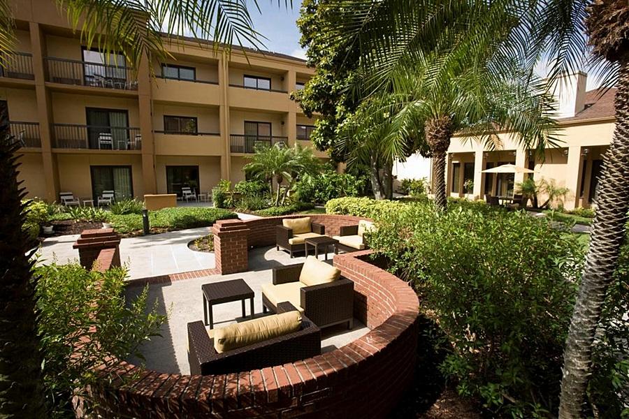 Courtyard By Marriott Orlando Airport Hotel Exterior foto