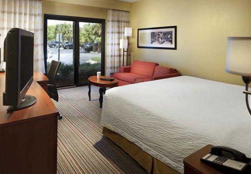 Courtyard By Marriott Orlando Airport Hotel Exterior foto
