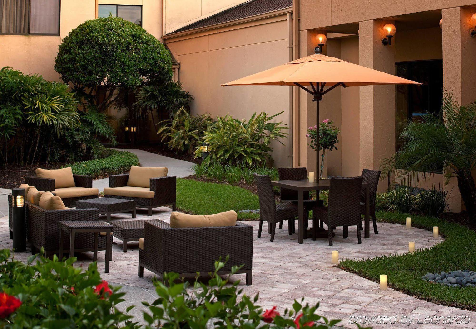 Courtyard By Marriott Orlando Airport Hotel Exterior foto