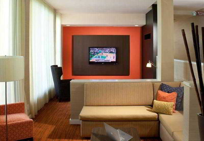 Courtyard By Marriott Orlando Airport Hotel Exterior foto